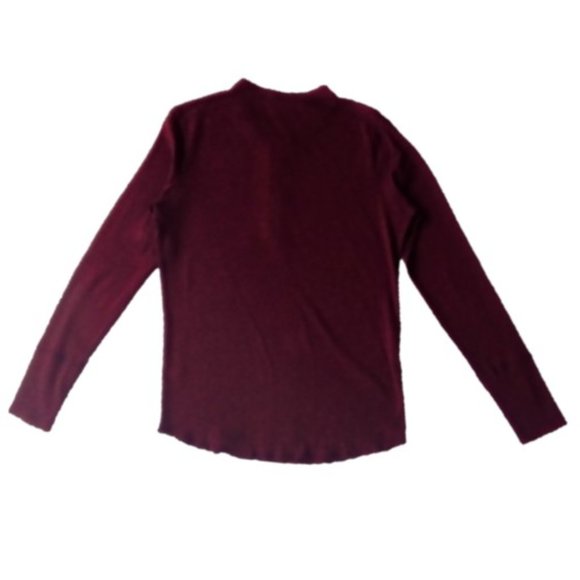 WINGS AND HORNS Base Long Sleeve Henley READ - small hole - Picture 8 of 16